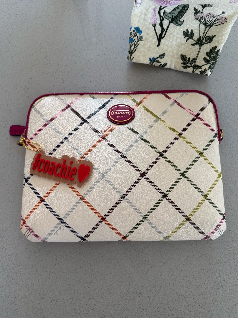 Like NEW Coach Tattersall ALERT plaid Peyton tablet iPad or CLUTCH LIKE NEW - Picture 6 of 16
